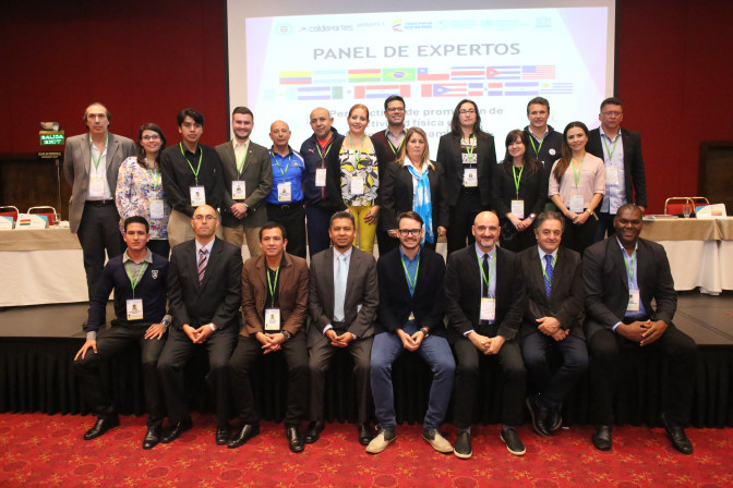 Panel-de-Expertos.jpg
