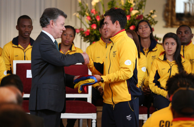 noticias-coldeportes-presidente-abanderado-24-06-2015.jpg