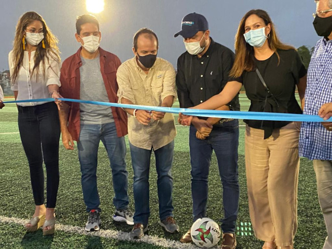 Ministro-inaugura-cancha-sintetica.jpeg