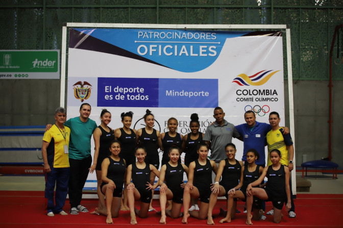 Gimnastas-en-Medellin.jpeg