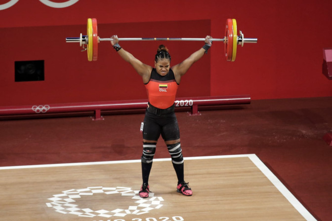 Mercedes-Perez-Levantamiento-de-pesas.jpeg