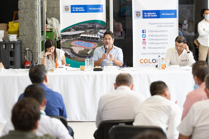 Ministro-Herrera-infraestructura-Huila-y-Tolima.jpg