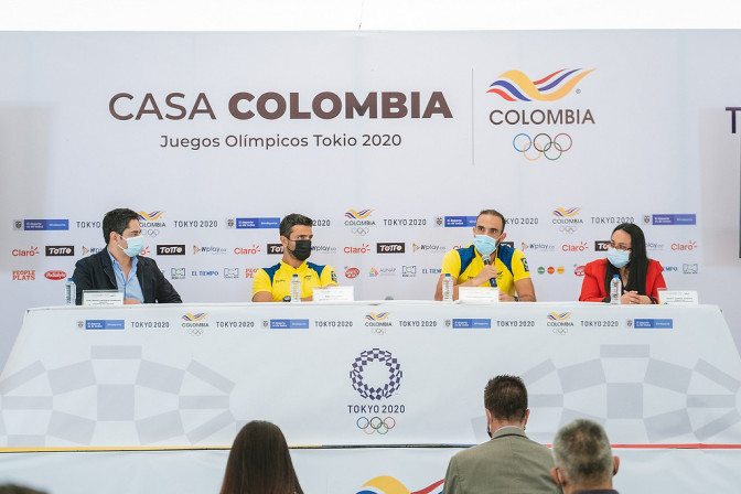 Casa-COlombia-rueda-de-prensa-de-Farah-y-Cabal.jpg