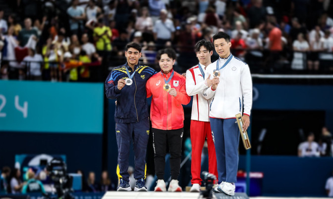 Medalla-de-plata-para-el-gimnasta-Angel-Barajas-Foto-Comite-Olimpico-Colombiano.jpg