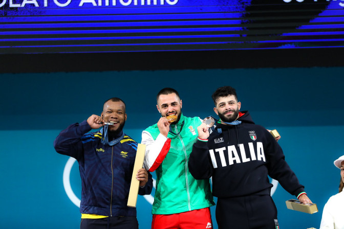 Jeisson-Lopez-pesista-colombiano-que-gano-medalla-de-plata-en-Paris-2024.jpg