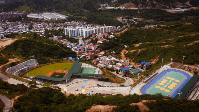 Complejo-deportivo-en-Giron.jpg