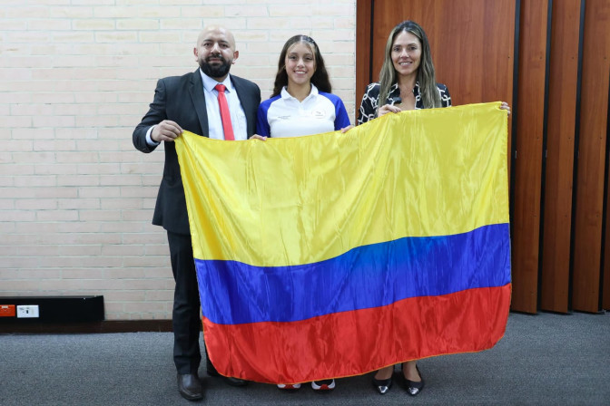 Entrega-pabellon-nacional-2.jpeg